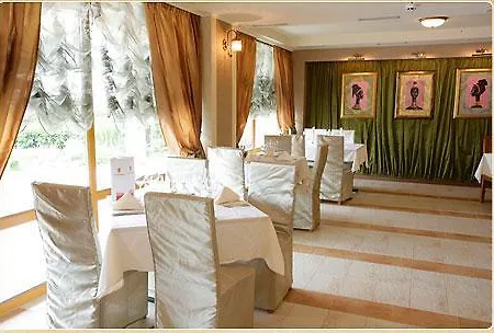 Impala Hotell 3*